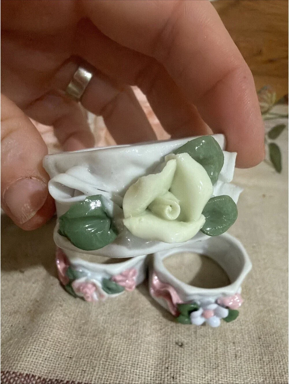 Set 6 VTG Porcelain Floral Napkin Ring Cottage Shabby Chic Garden Tea Party